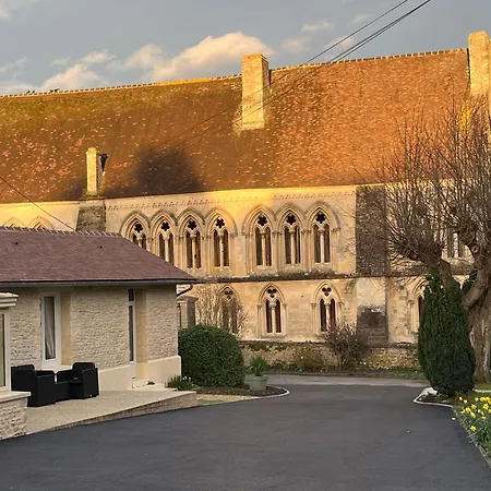 בית נופש Du Manoir De L'abbaye *