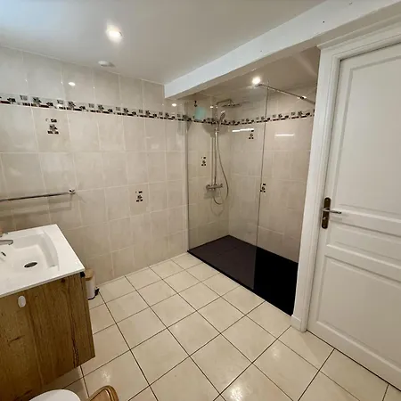 בית נופש Du Manoir De L'abbaye *